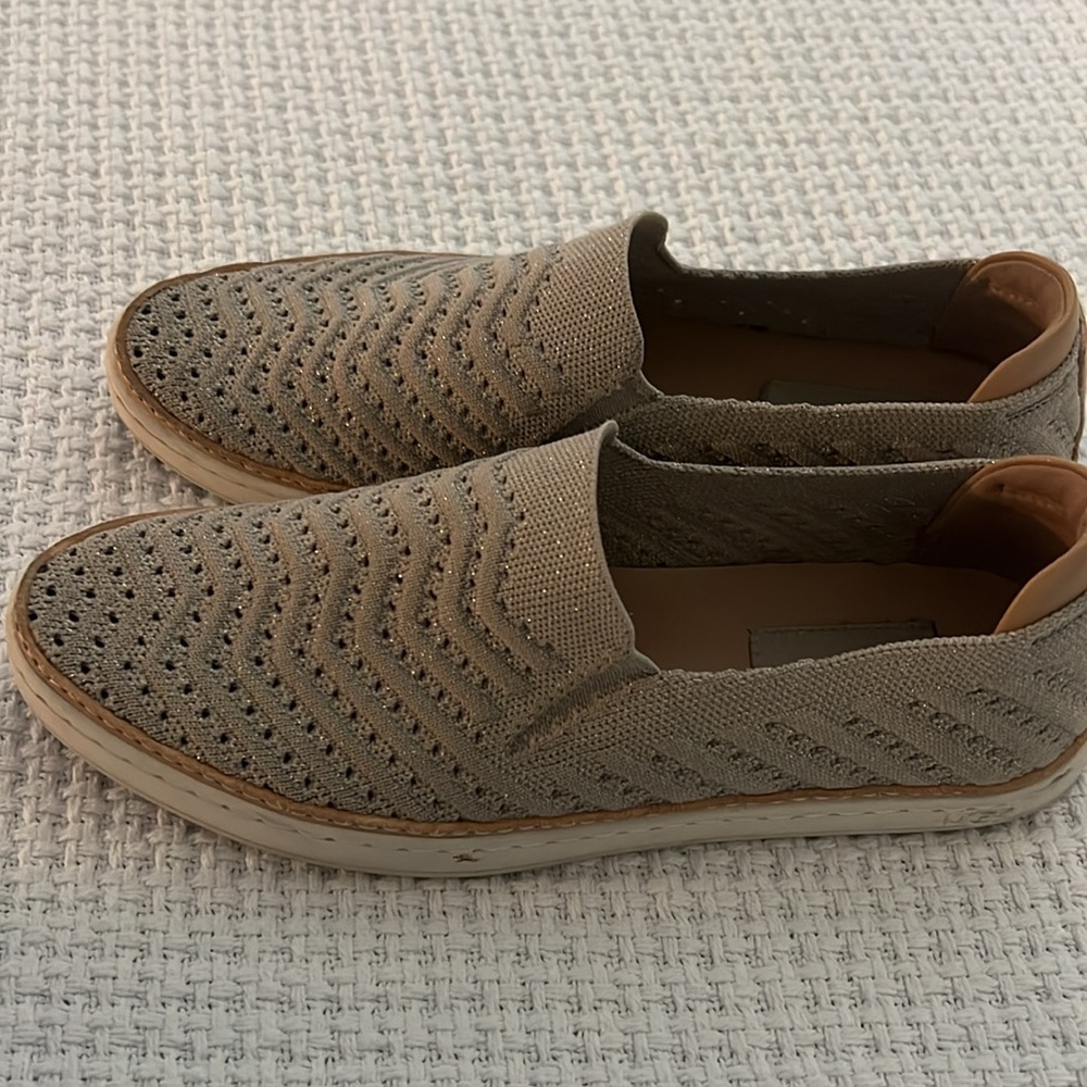 Ugg slip on sneaker.  Taupe/gray with metallic threads.  Size 7. - Picture 2 of 5